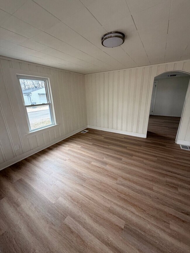 Building Photo - Beautiful Renovated 3 Br House!