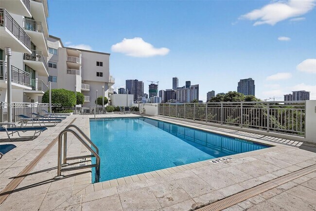 Building Photo - 2021 SW 3rd Ave