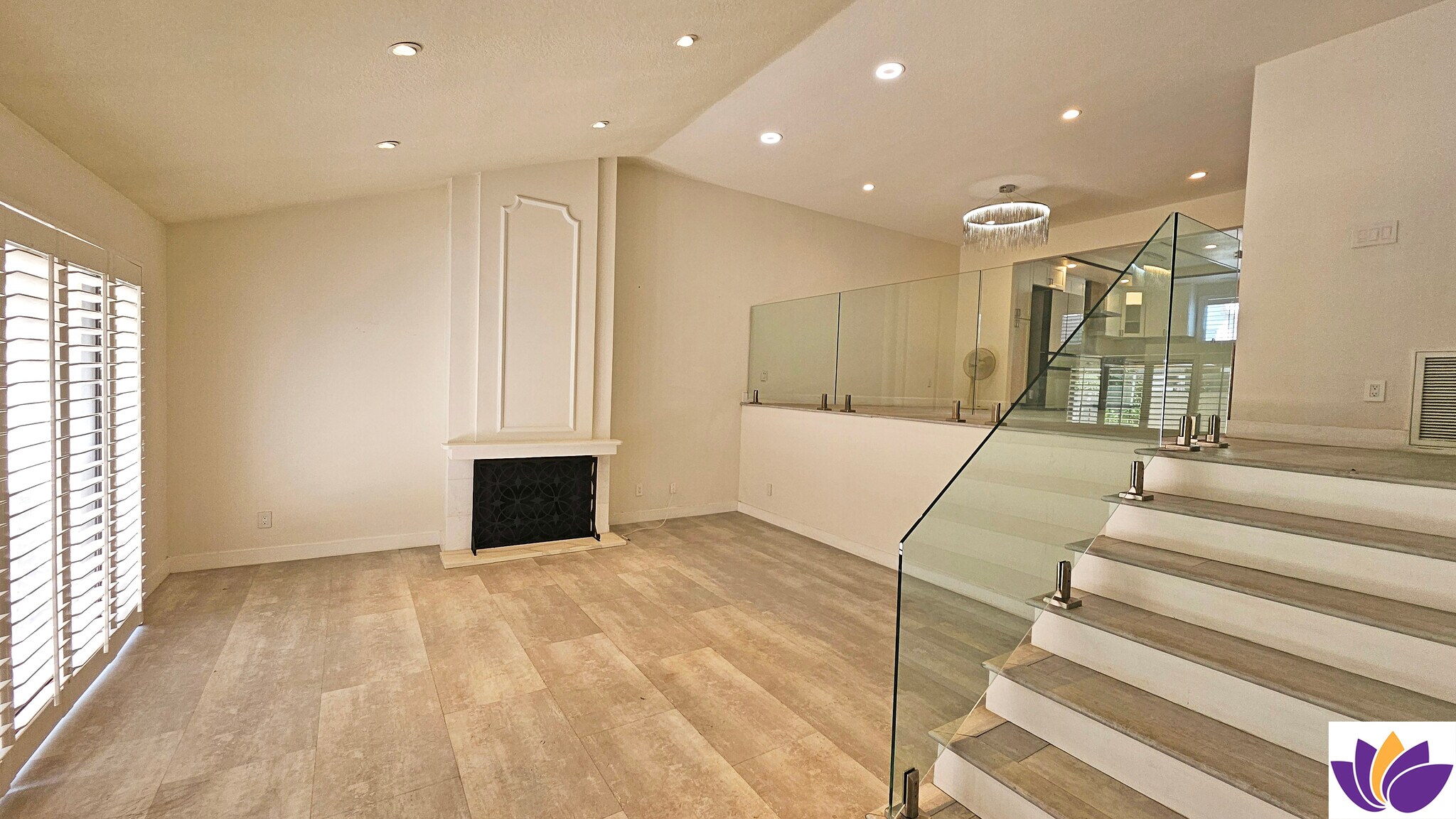 Building Photo - 18130 Oxnard St