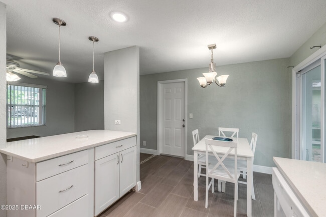 Building Photo - 5028 Palmetto St