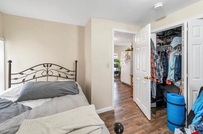 Building Photo - 106 Messer St