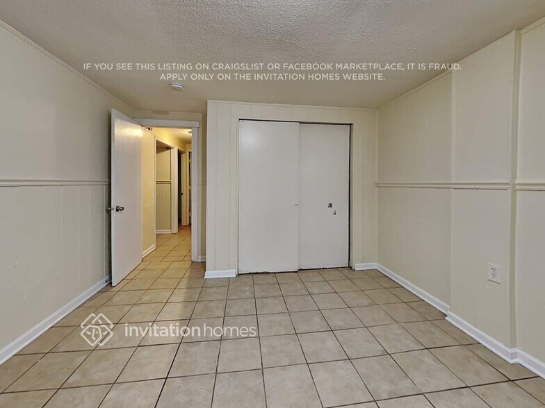 Building Photo - 189 N Pinecrest Rd