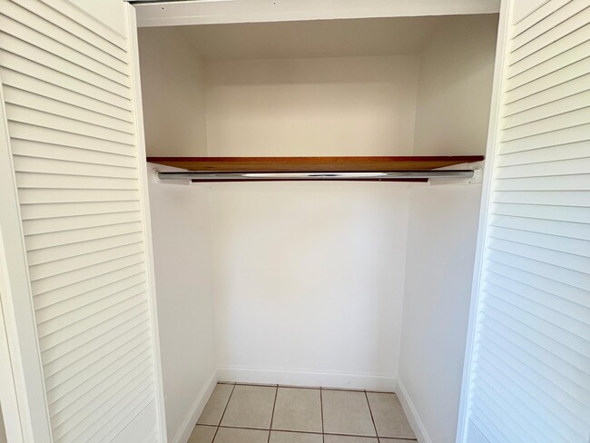 Building Photo - 4937 Tortuga Dr
