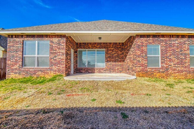 Building Photo - 3112 Pebble Pond Dr