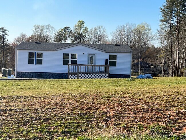 Building Photo - 492 McSwain Rd