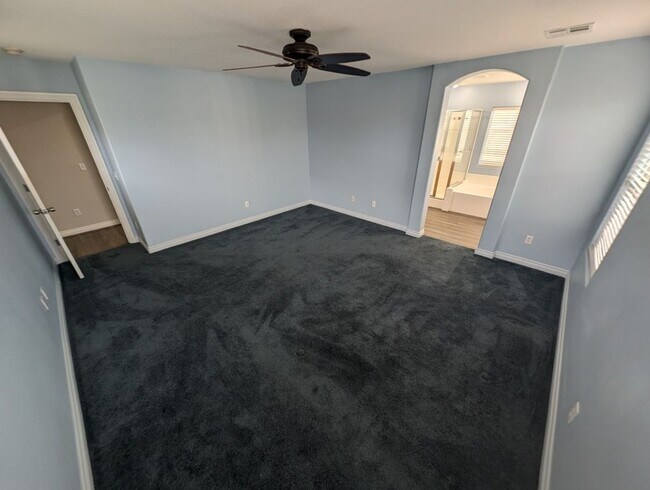 Building Photo - 7550 Morisset Ave