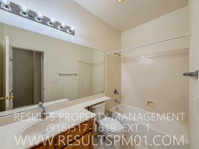 Building Photo - Single Story in West Roseville