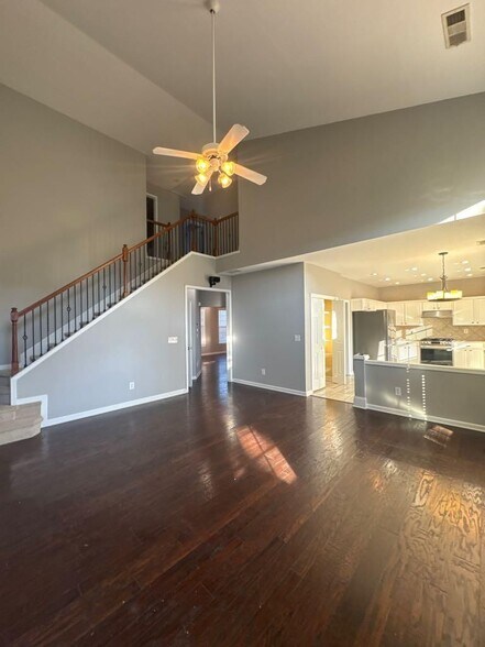 Building Photo - 9240 Friarbridge Dr