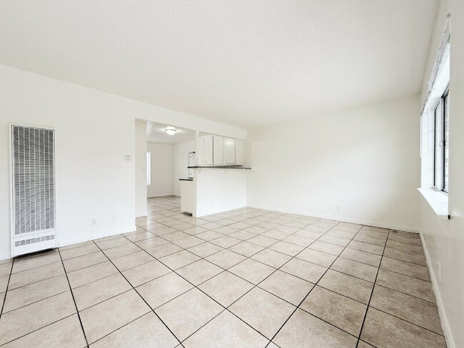 Building Photo - 12712 Kalnor Ave