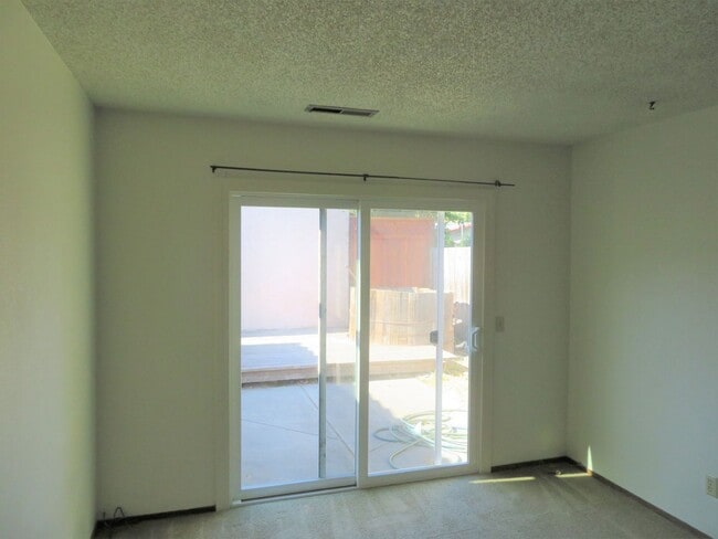 Building Photo - Prime Westside Location! Close to UCSC & B...
