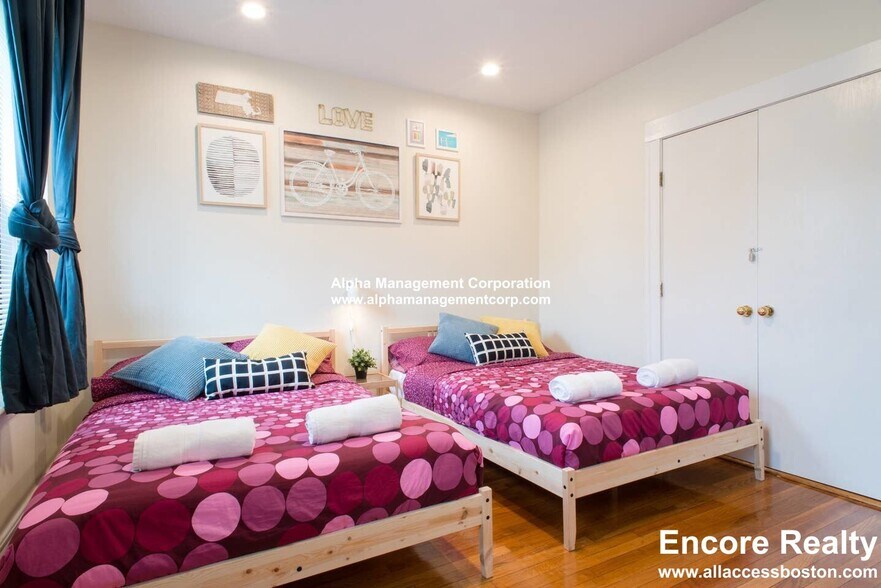 Building Photo - 58 Queensberry St