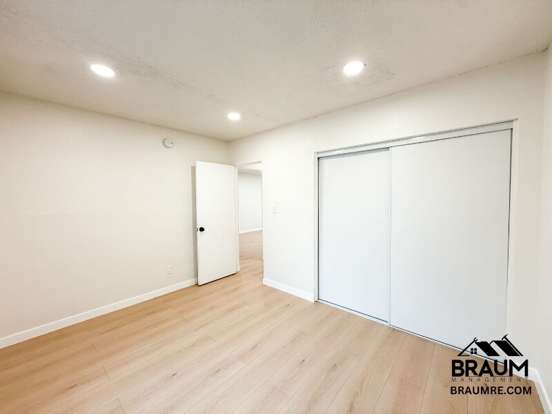 Building Photo - 4636 Laurel Canyon Blvd