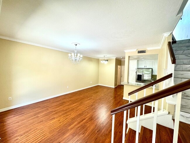 Building Photo - Beautiful 2 Story, 2 Bedroom plus Large Lo...
