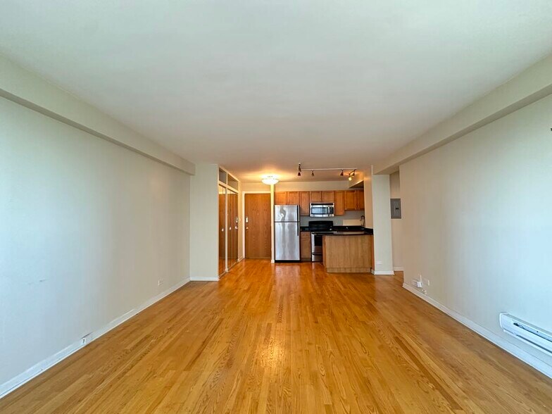 Building Photo - 4180 N Marine Dr