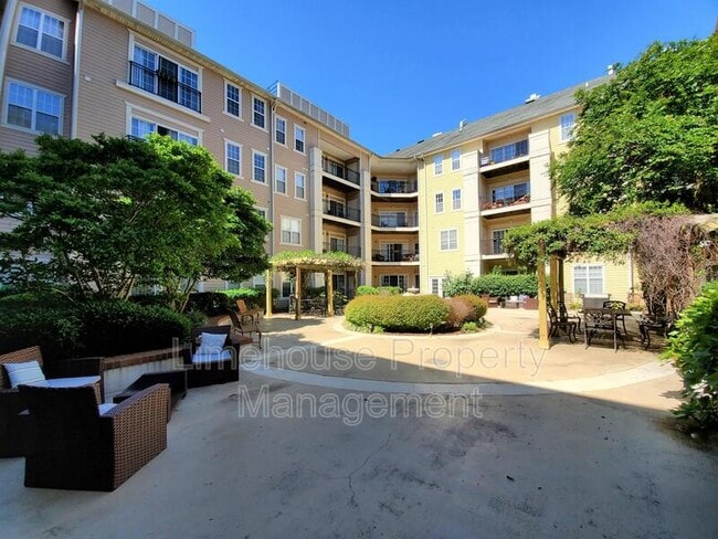 Building Photo - 1400 Granby St