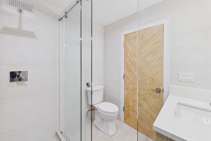 Building Photo - 2282 Whitney Ave