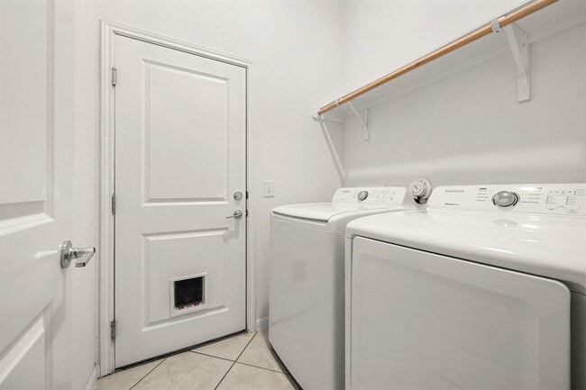 Building Photo - 9909 Dalliance Ln