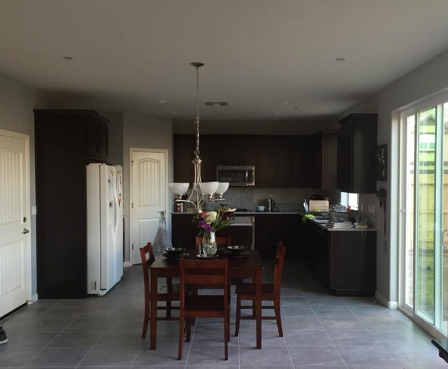 Building Photo - Amazing 3/3 + Office (Natomas)!  Please see ad below for viewings!