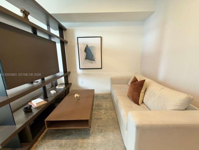 Building Photo - 398 NE 5th St