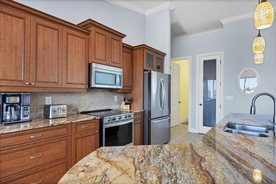 Building Photo - 8138 Arlewood Cir