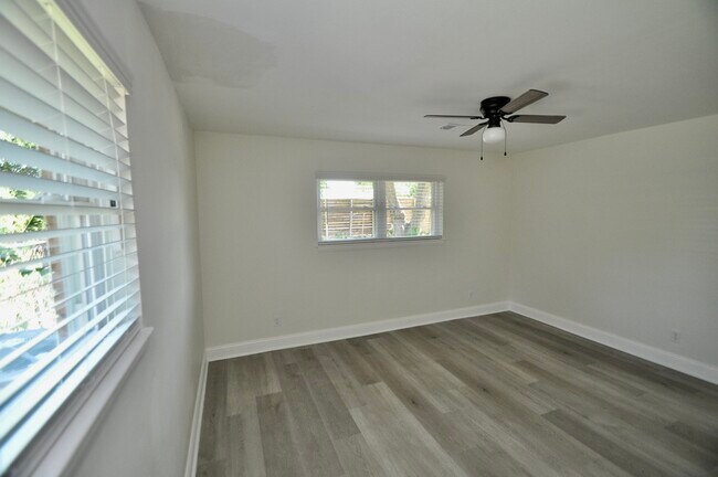 Building Photo - 7634 Wynlea St