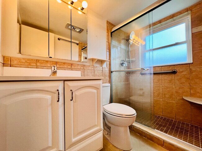 Building Photo - 260 Dorchester K