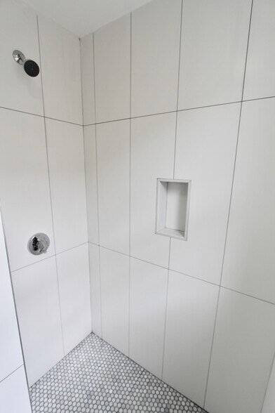 Building Photo - 34 Russell St