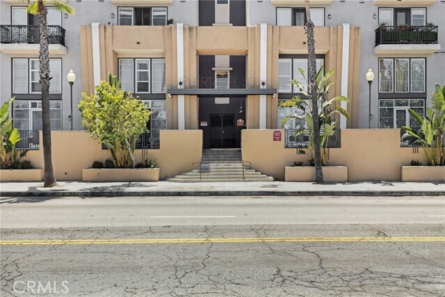 Building Photo - 360 W Ave 26