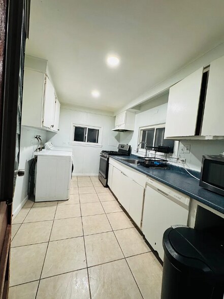 Building Photo - 1501 Veirs Mill Rd