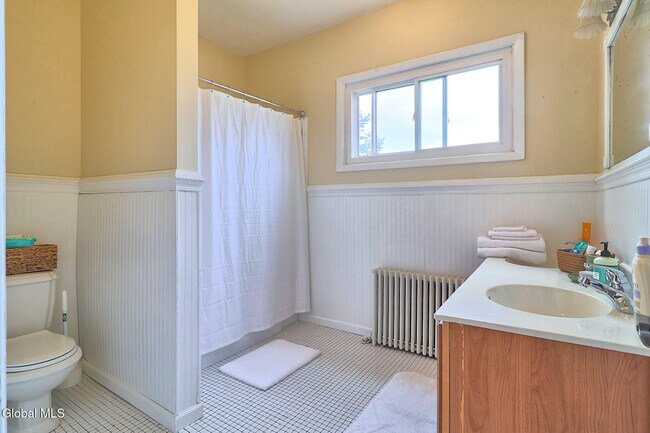 Building Photo - 28 Manning Blvd