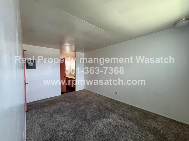 Building Photo - 306 E 700 S