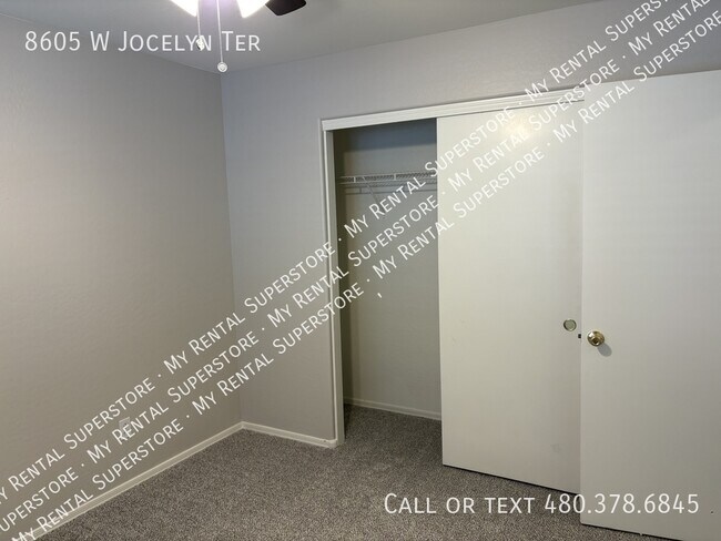 Building Photo - 8605 W Jocelyn Terrace