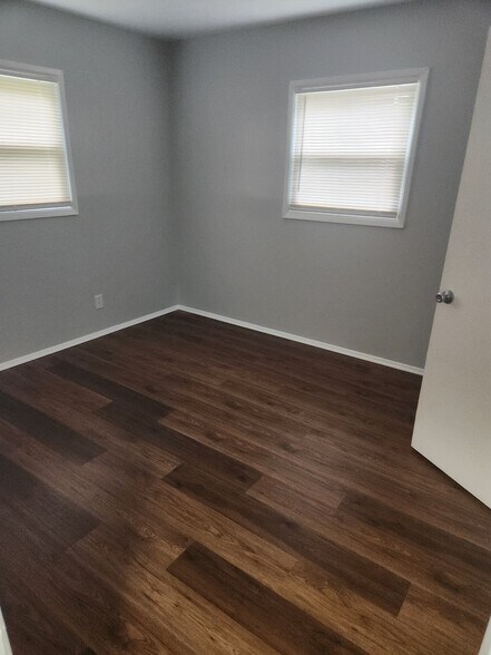 Building Photo - 4235 Wolf Rd