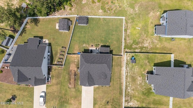 Building Photo - 2025 Alder Ln