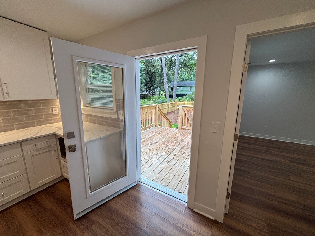 Building Photo - 1389 Lanvale Dr SW