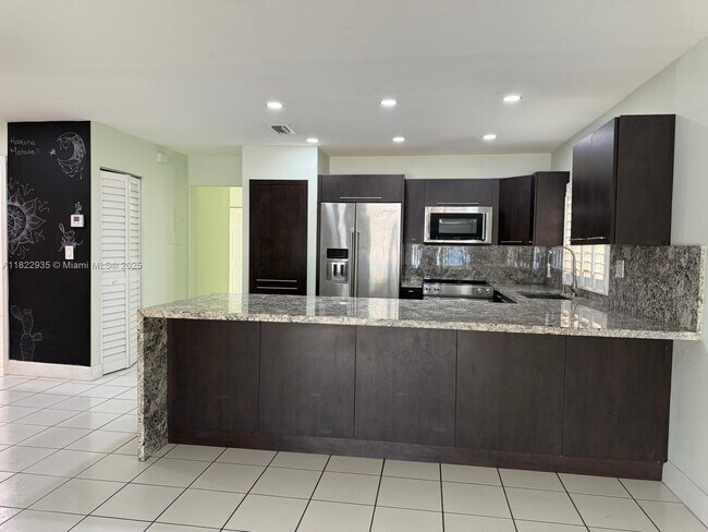 Building Photo - 3461 SW 154th Ct