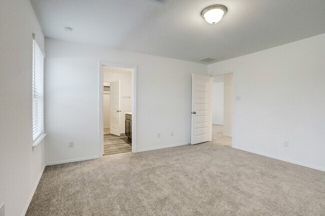 Building Photo - 16754 Rover Ln