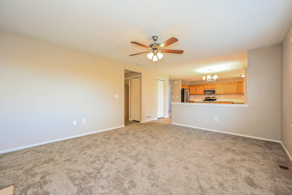 Building Photo - 9616 S Castle Ridge Cir