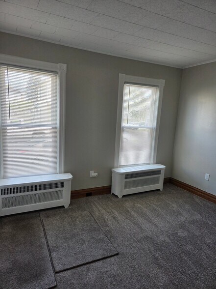 Building Photo - 58 Rensselaer Ave