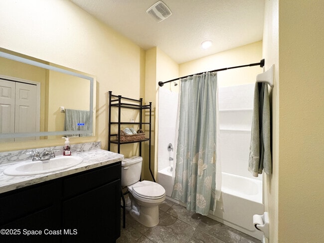 Building Photo - 590 Sorrento Dr