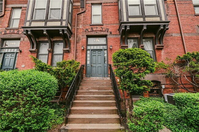 Building Photo - 140 Gibbs St