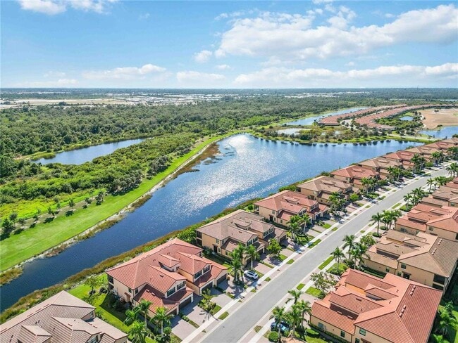 Building Photo - 10817 Tarflower Dr