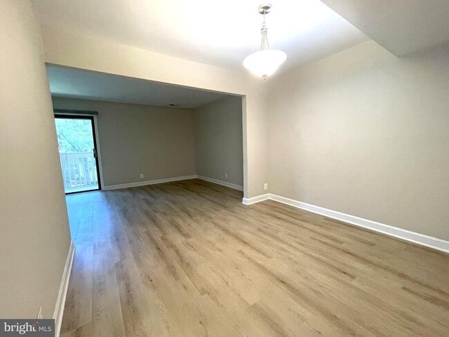 Building Photo - 2661 Glengyle Dr