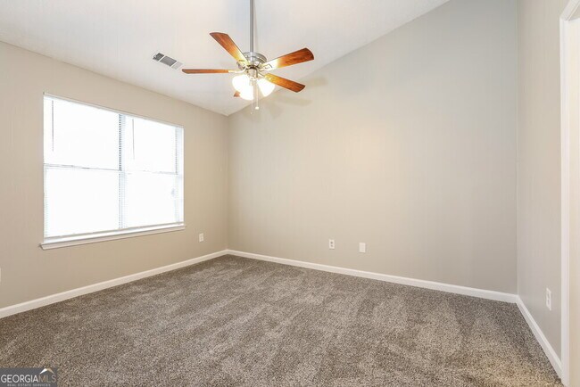Building Photo - 9199 Fairway Ct