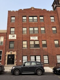 Building Photo - 923 S East Ave