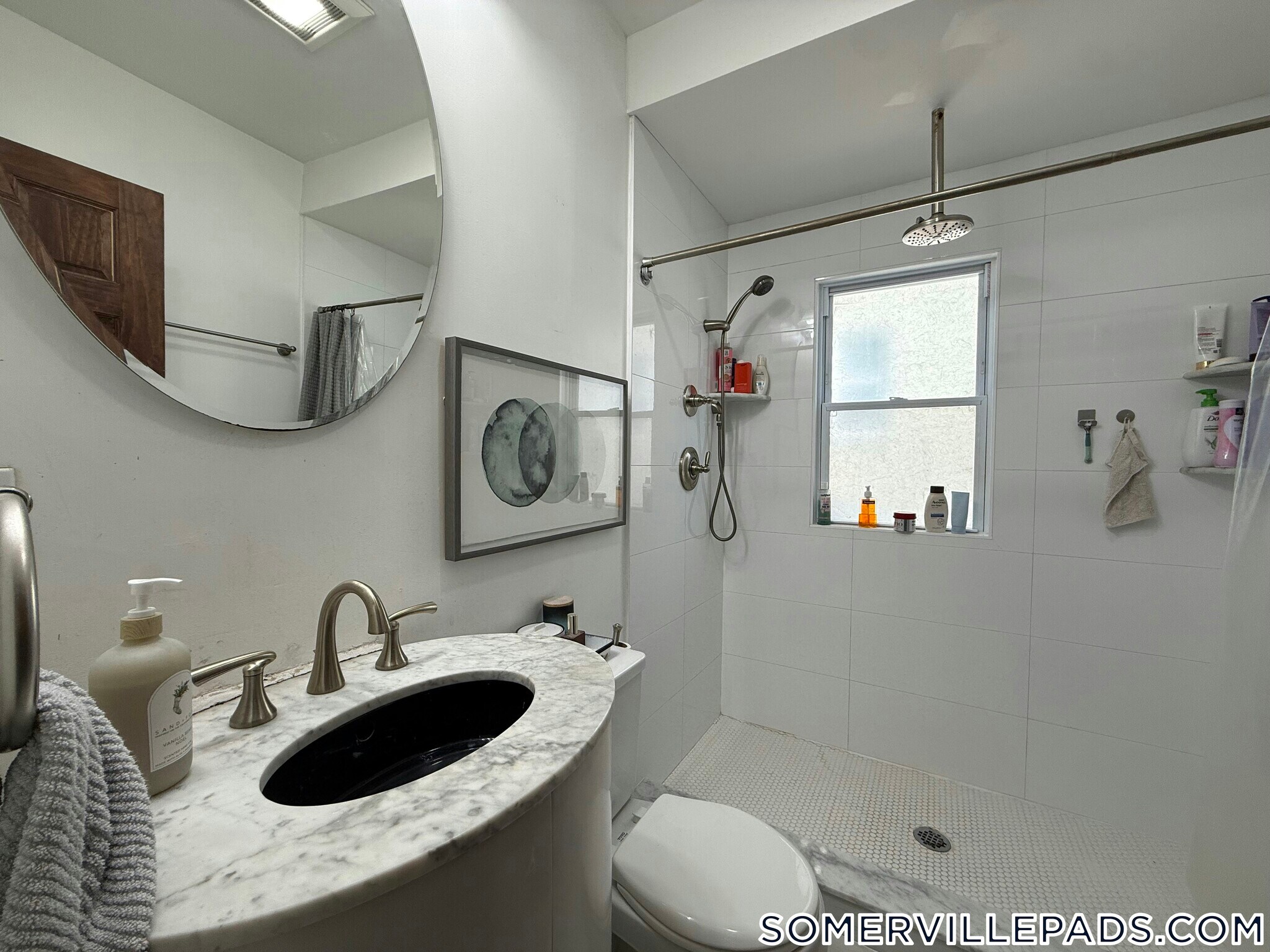 Building Photo - 10 Dickson St