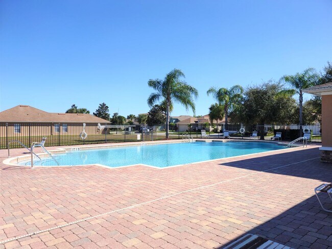 Building Photo - Annual Rental - Lovely 3 Bedroom 2 Bathroo...