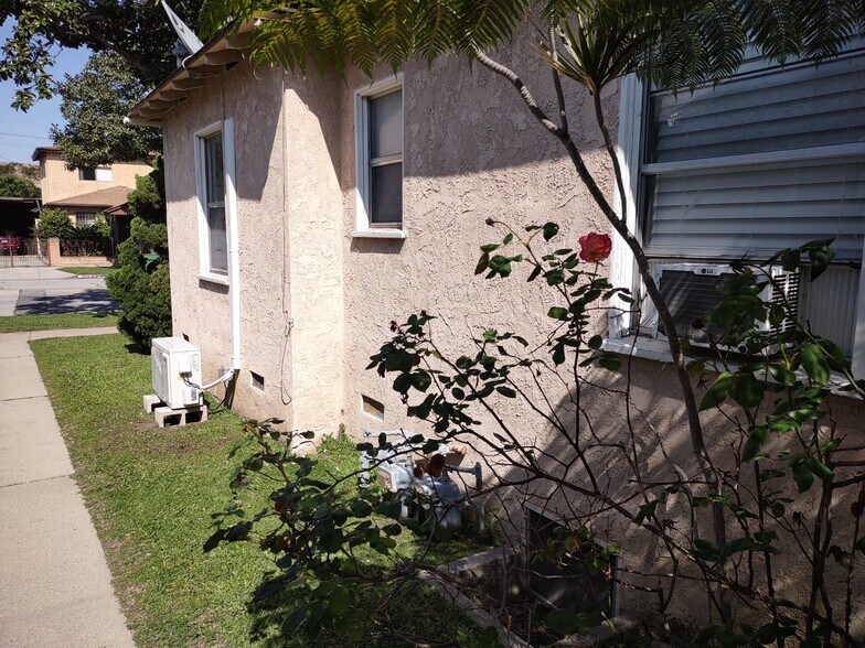 Building Photo - 4265 Sawtelle Blvd