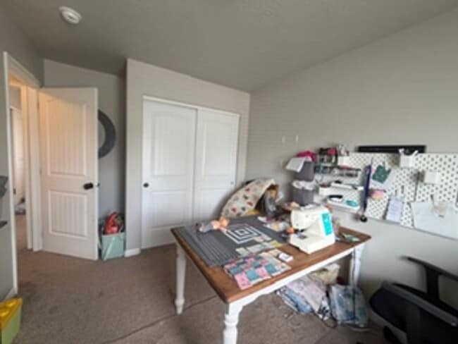 Building Photo - Beautiful 4 Bed / 2.5 Bath Home in Quiet Neighborhood