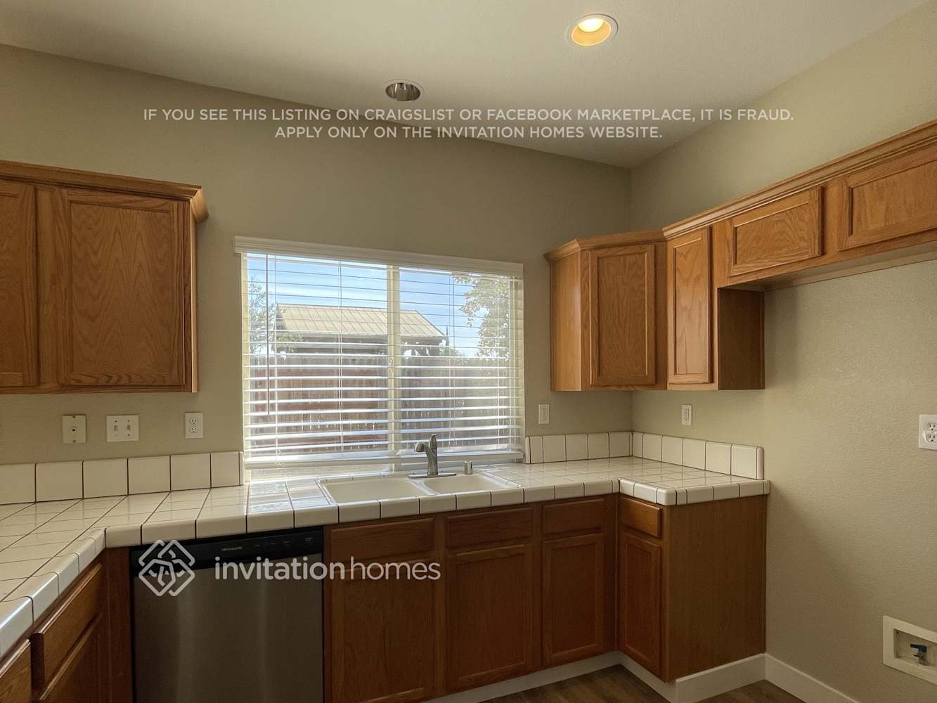 Building Photo - 9255 Boulder Falls Ct